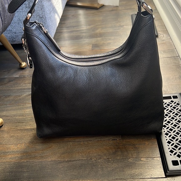 GUCCI MEDIUM SHOULDER BAG - Picture 2 of 8